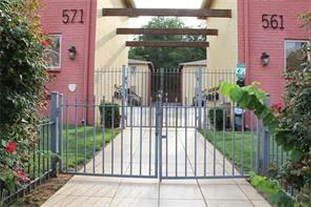 Entire Atlanta Condo Minutes From Downtown Bagian luar foto